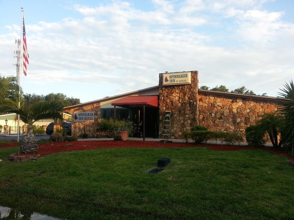 Spinnaker Inn Of Naples Vineyards Exterior photo