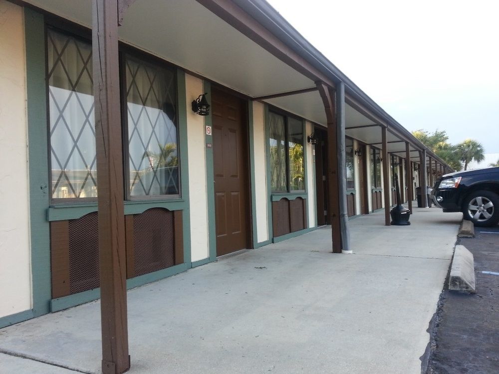 Spinnaker Inn Of Naples Vineyards Exterior photo